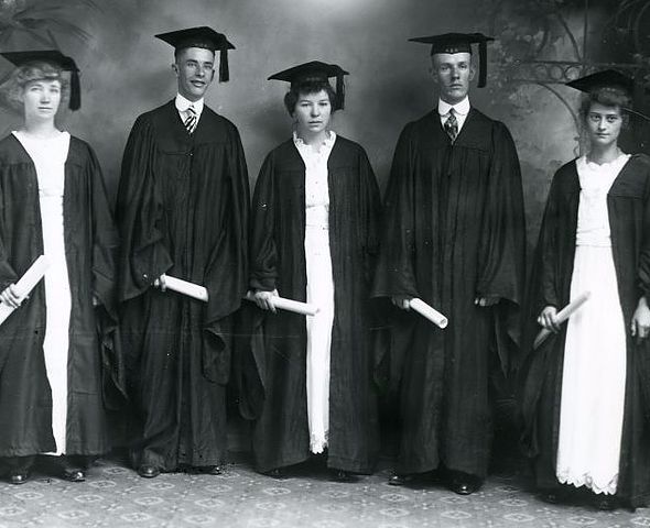 The graduating class of 1914.